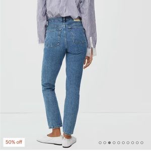 COPY - Everlane 90s cheeky jeans in Medium Blue